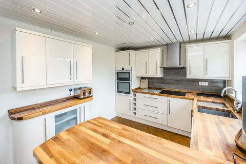 155 Foxcroft Drive, Brighouse, HD6 3UP