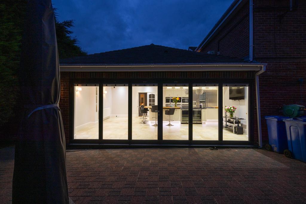 20240817-2058 twilight - The Heights, Bentmeadows,