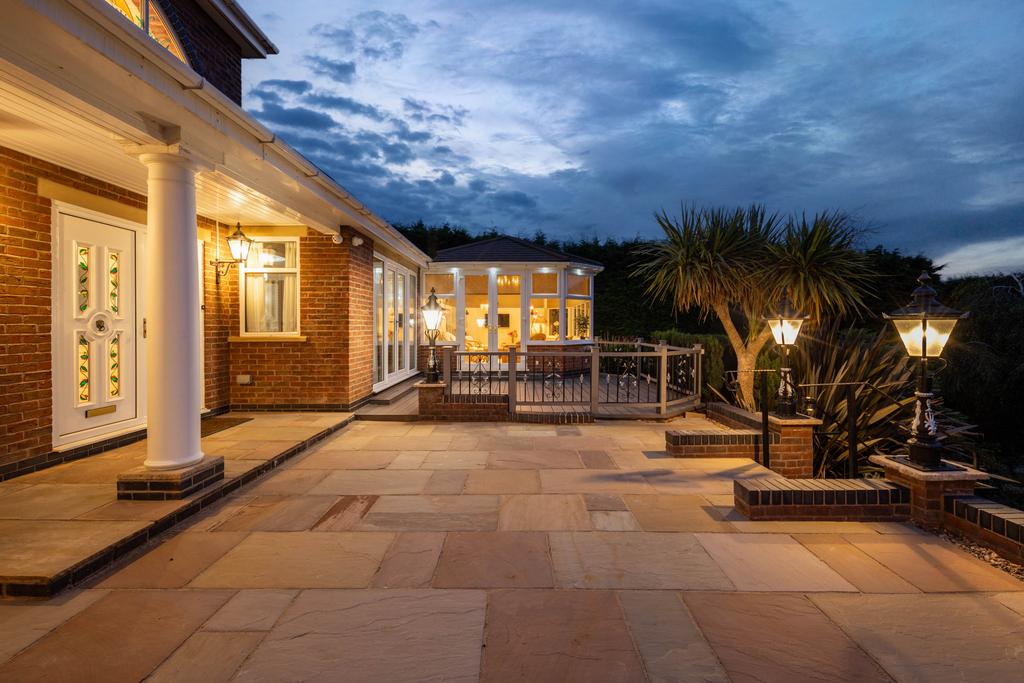 20240817-2056 twilight - The Heights, Bentmeadows,