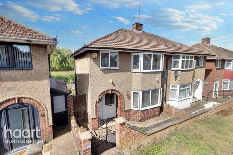 3 bedroom semi-detached house for sale, Fairway, Northampton