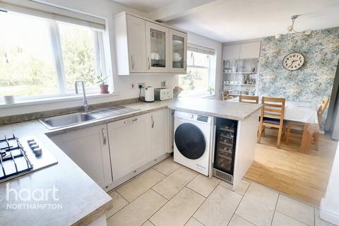 3 bedroom semi-detached house for sale, Fairway, Northampton