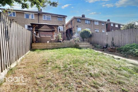 13 Fairway, Northampton, NN2 7JX