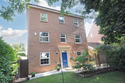 5 bedroom detached house for sale, Beacon Grove, Stone