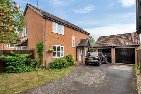 12 Alyngton, Northchurch, Berkhamsted, HP4 3XP