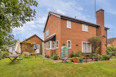 12 Alyngton, Northchurch, Berkhamsted, HP4 3XP