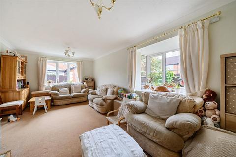 12 Alyngton, Northchurch, Berkhamsted, HP4 3XP
