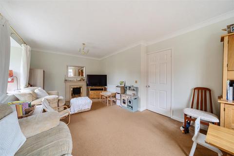 12 Alyngton, Northchurch, Berkhamsted, HP4 3XP