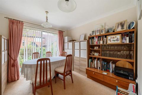 12 Alyngton, Northchurch, Berkhamsted, HP4 3XP