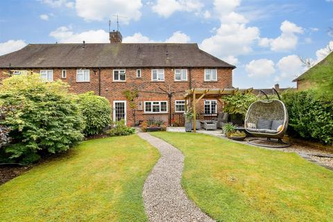 2 bedroom ground floor maisonette for sale, Glebe Road, Cranleigh, Surrey