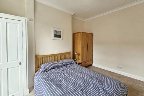 2f2, 1 Dalgety Avenue, Edinburgh, EH7 5UF