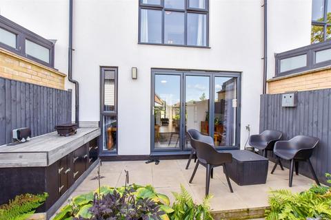 3 bedroom townhouse for sale, Vulcan Close, Whitstable, Kent