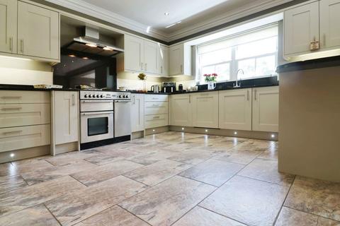 4 bedroom detached house for sale, Church View, Grimsby DN36