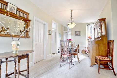 3 bedroom flat for sale, Lissenden Gardens, Parliament Hill, London NW5