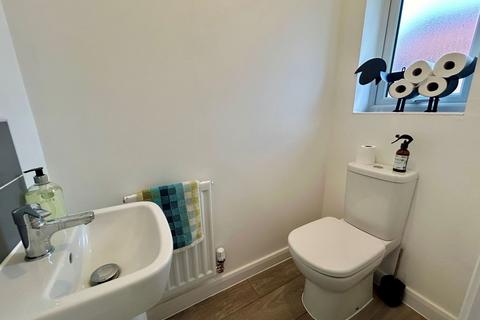 48 Baker Drive, Fradley, Lichfield, WS13 8TD