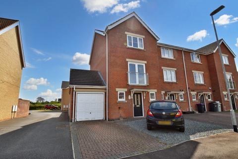 3 bedroom end of terrace house for sale, Buckminster Drive, Skegness, PE25