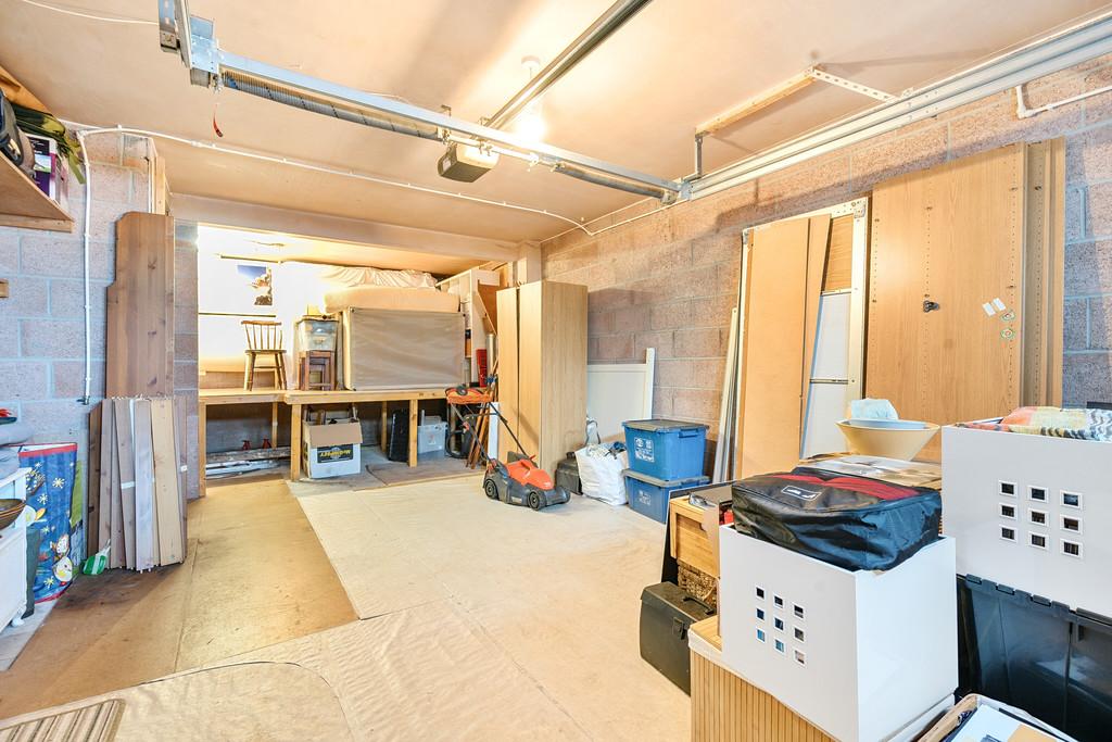 Integral Garage and Workshop