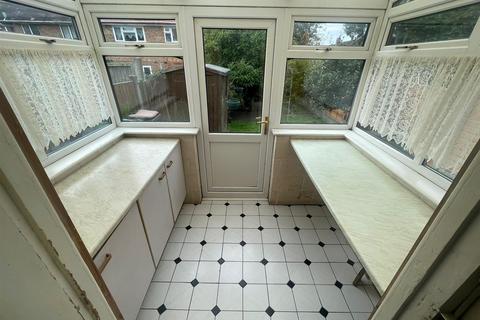 2 bedroom terraced house to rent, Abingdon Way, Walsall