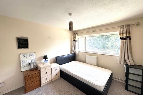 95 Tenterden Drive, Canterbury, CT2 7BJ