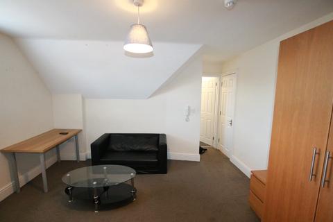 1 bedroom semi-detached house to rent, hamilton road, Reading RG1