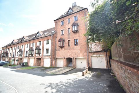 2 bedroom apartment to rent, Old Malthouse Court, Worcester WR1