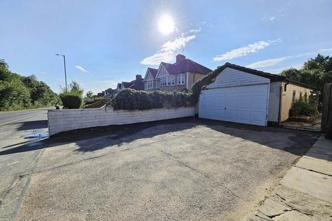 Garage to rent, London Road, Epsom