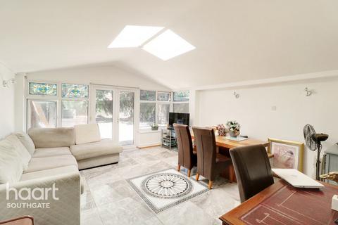 4 bedroom end of terrace house for sale, St Martins Close, Enfield