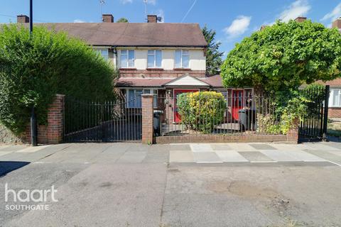 4 bedroom end of terrace house for sale, St Martins Close, Enfield