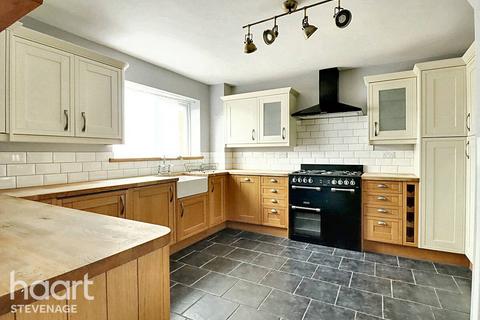 3 bedroom maisonette for sale, Mobbsbury Way, Stevenage