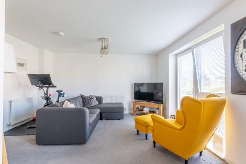 2 bedroom flat to rent, 1171L – Carlow Gardens, Edinburgh, EH30 9AN