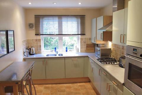 2 bedroom flat to rent, West Mill Bank, Edinburgh, EH13