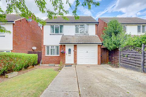 4 bedroom detached house for sale, Glyders, Benfleet, SS7