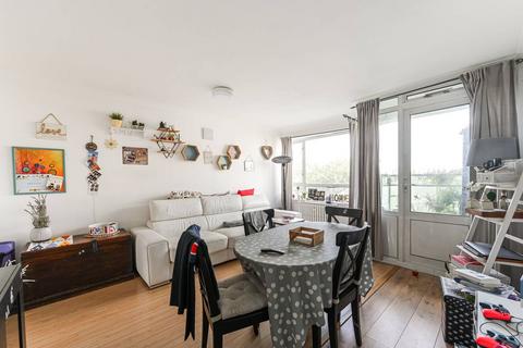 2 bedroom flat for sale, Churchill Gardens, Pimlico, London, SW1V