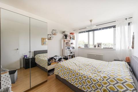 2 bedroom flat for sale, Churchill Gardens, Pimlico, London, SW1V