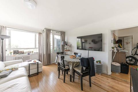 2 bedroom flat for sale, Churchill Gardens, Pimlico, London, SW1V