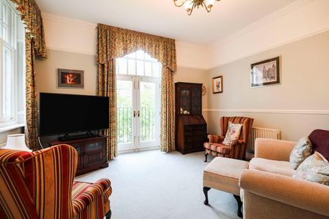 2 bedroom apartment for sale, Chapman Square, Harrogate HG1 2SQ