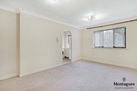 2 bedroom apartment for sale, Woodland Grove, Epping, CM16