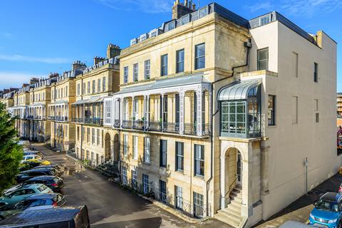 2 bedroom flat for sale, Lansdown Place, Cheltenham GL50