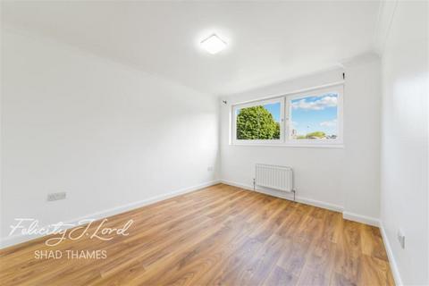 4 bedroom end of terrace house to rent, Southwark Park Road, SE16