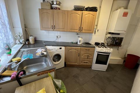 1 bedroom house to rent, North Road, Purfleet-on-Thames RM19