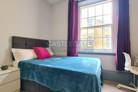 1 bedroom in a flat share to rent, Merchants Hall, St George Square, Huddersfield, HD1 1JF