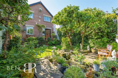 4 bedroom detached house for sale, Walton Green, Walton-Le-Dale, Preston