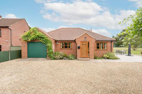 2 bedroom detached bungalow for sale, Bridge Street, Carbrooke