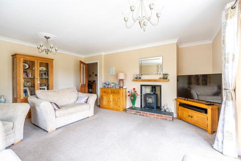 2 bedroom detached bungalow for sale, Bridge Street, Carbrooke