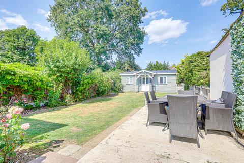 4 bedroom semi-detached house for sale, Briarwood Drive, Leigh-on-sea, SS9