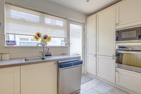 4 bedroom semi-detached house for sale, Briarwood Drive, Leigh-on-sea, SS9