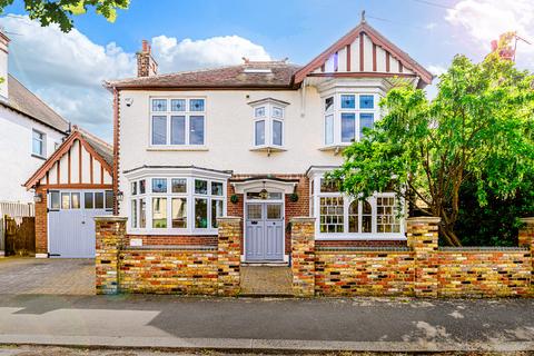 4 bedroom detached house for sale, Eastwood Lane South, Westcliff-on-sea, SS0