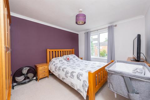 28 Cornish Close, Basingstoke, RG22 6SJ