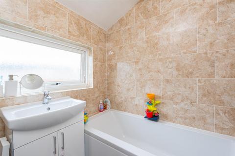 28 Cornish Close, Basingstoke, RG22 6SJ