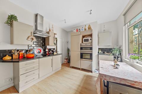 4 bedroom end of terrace house for sale, Pennington Street, Leeds, LS6