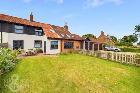 4 bedroom semi-detached house for sale, Halvergate Road, Freethorpe, Norwich